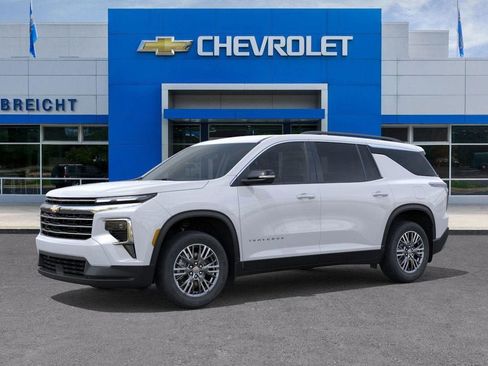 New 2026 Chevrolet Traverse LT image 2