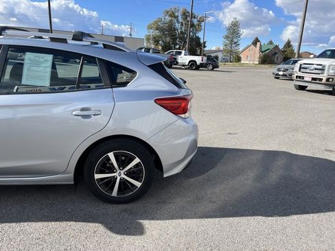 Used 2019 Subaru Impreza 2.0i Premium image 10