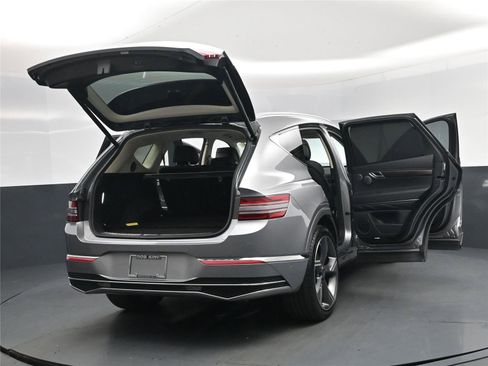 Used 2025 Genesis GV80 3.5T Prestige image 29