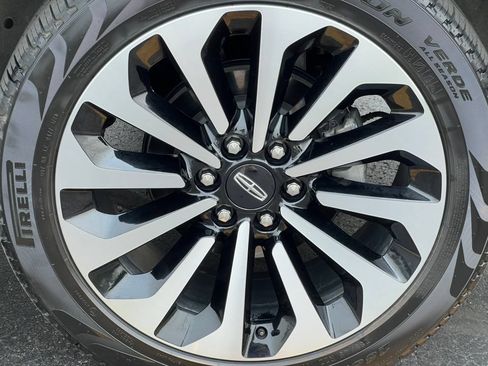 Used 2024 Lincoln Navigator L Reserve AWD/4WD image 11