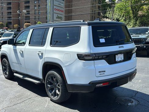 New 2026 Jeep Grand Wagoneer 4WD image 4