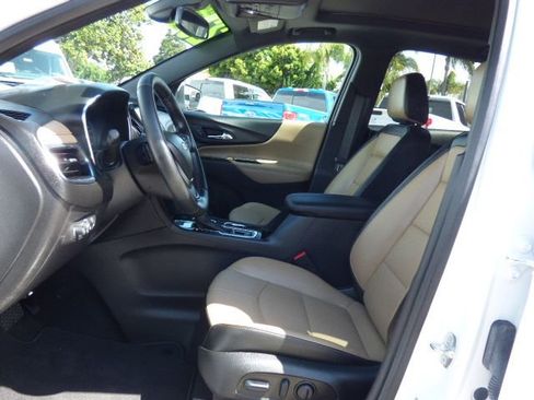 Used 2023 Chevrolet Equinox Premier AWD/4WD image 23