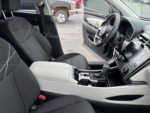 Used 2023 Hyundai Tucson SE image 13