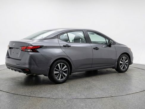 Used 2025 Nissan Versa SV FWD image 9