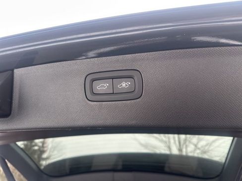 Certified 2023 Volvo XC90 B6 Plus w/ Protection Package image 37