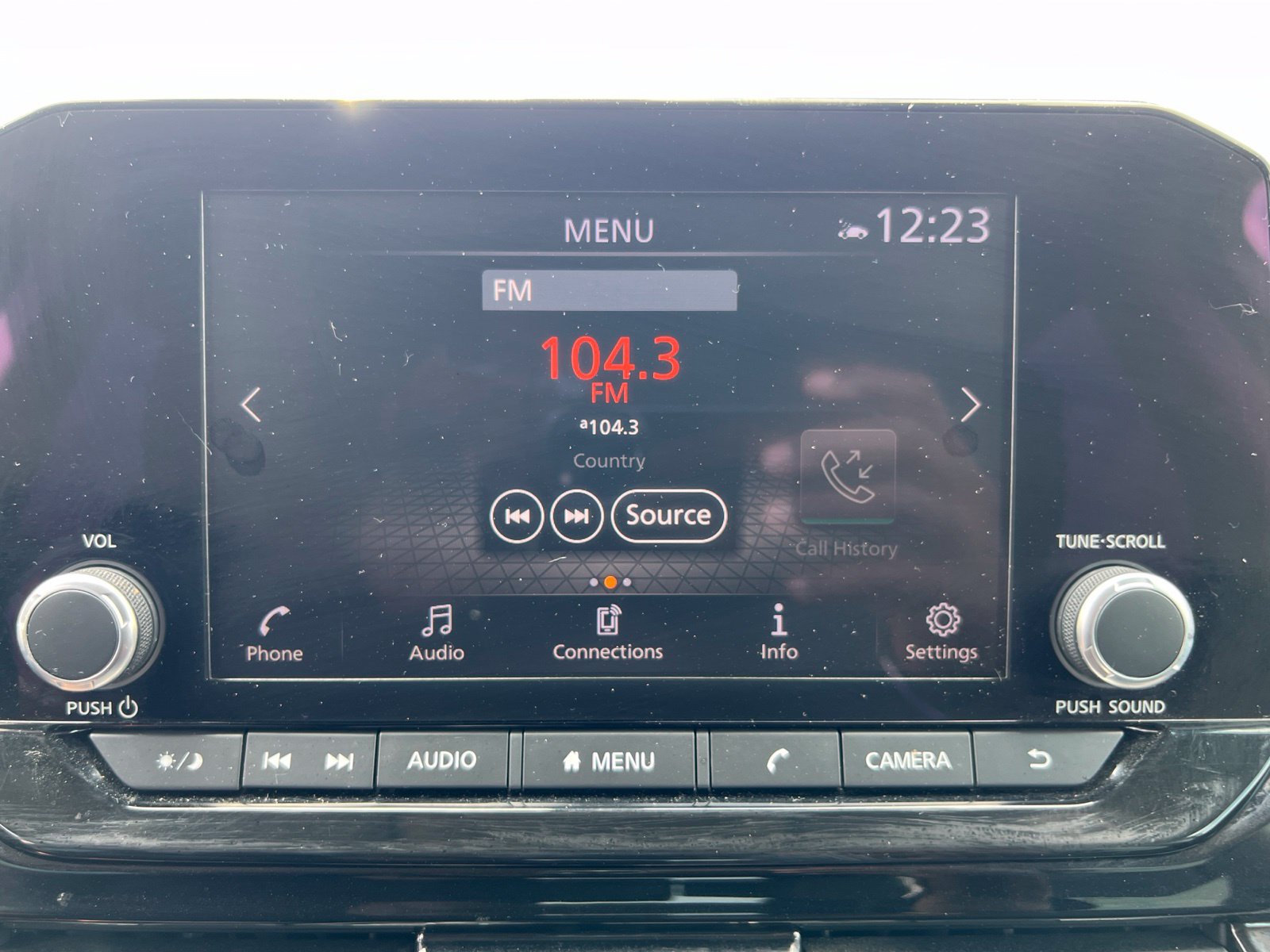 Used 2022 Nissan Pathfinder SV AWD/4WD image 32