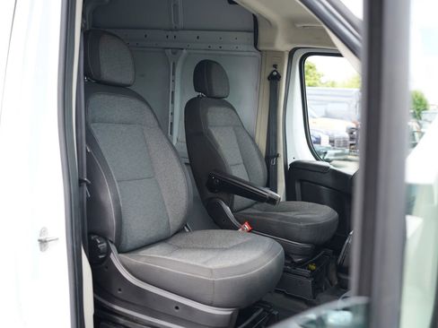 Used 2022 RAM ProMaster 2500 FWD image 12