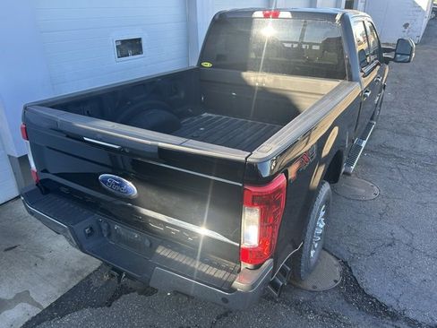 Used 2017 Ford F350 XLT w/ XLT Premium Package image 5