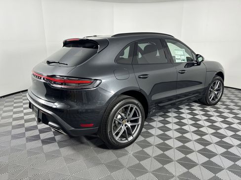 Certified 2025 Porsche Macan image 7