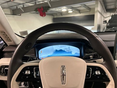 Certified 2024 Lincoln Aviator Black Label w/ Dynamic Handling Package image 11