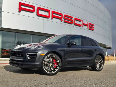 New 2026 Porsche Macan GTS image 1