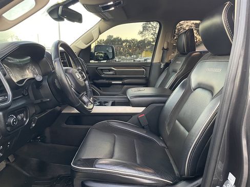 Used 2019 RAM 1500 Laramie RWD image 17