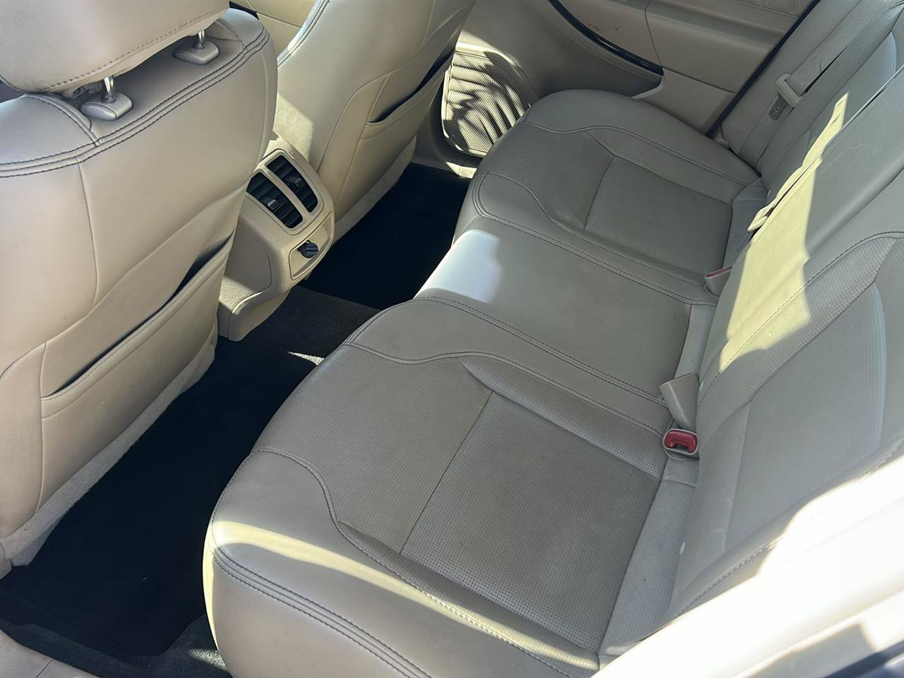 Used 2013 Ford Taurus Limited FWD image 10