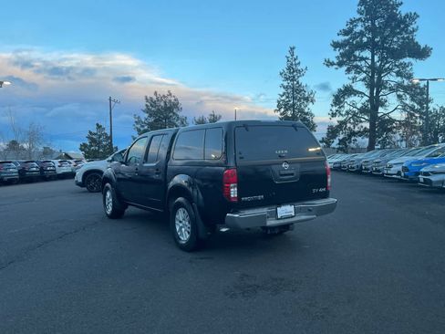 Used 2017 Nissan Frontier SV image 6