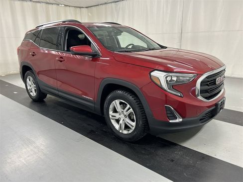 Used 2019 GMC Terrain SLE w/ Driver Convenience Package image 2