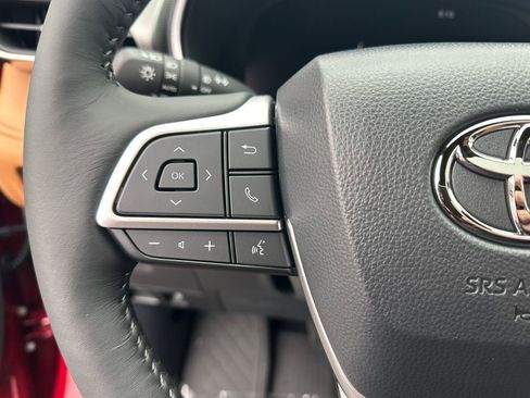 New 2026 Toyota Highlander Platinum image 21