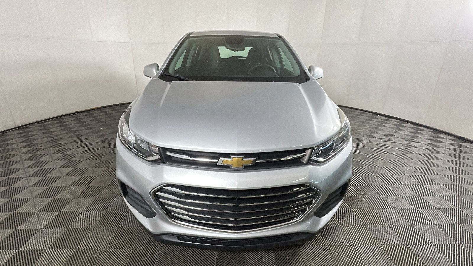 Used 2018 Chevrolet Trax LS FWD image 8