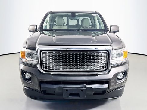 Used 2020 GMC Canyon SLE w/ SLE Convenience Package image 2