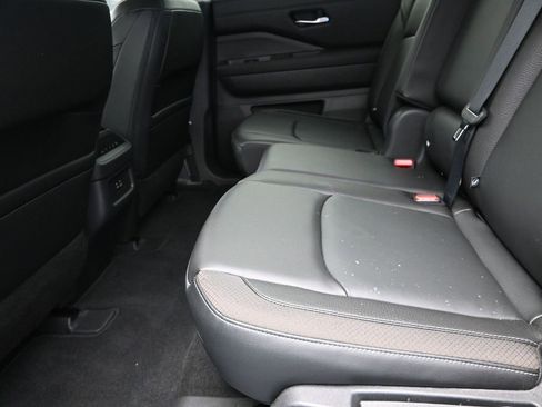 Used 2023 Nissan Pathfinder SL w/ Lighting Package (N92) image 18