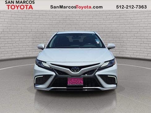 Used 2022 Toyota Camry XSE FWD image 2