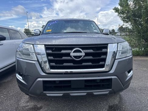 Used 2024 Nissan Armada Platinum w/ Captain's Chairs Package RWD image 4