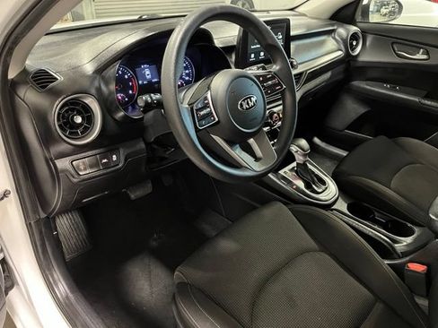 Used 2021 Kia Forte LXS FWD image 19