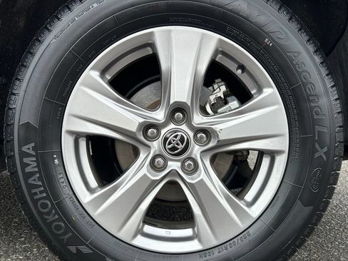Certified 2025 Toyota RAV4 XLE w/ Convenience Package AWD/4WD image 28
