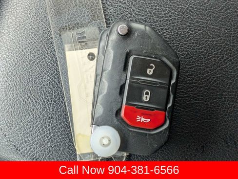Used 2023 Jeep Wrangler Unlimited Sport AWD/4WD image 31