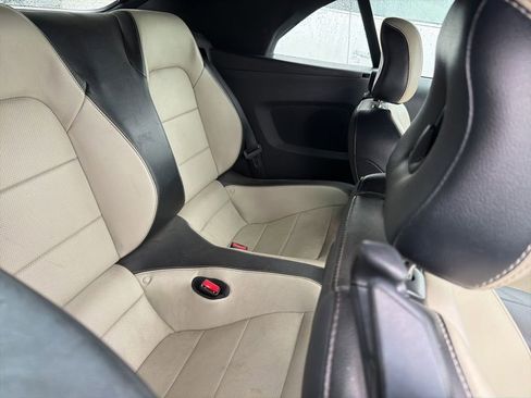 Used 2017 Ford Mustang Premium RWD image 6