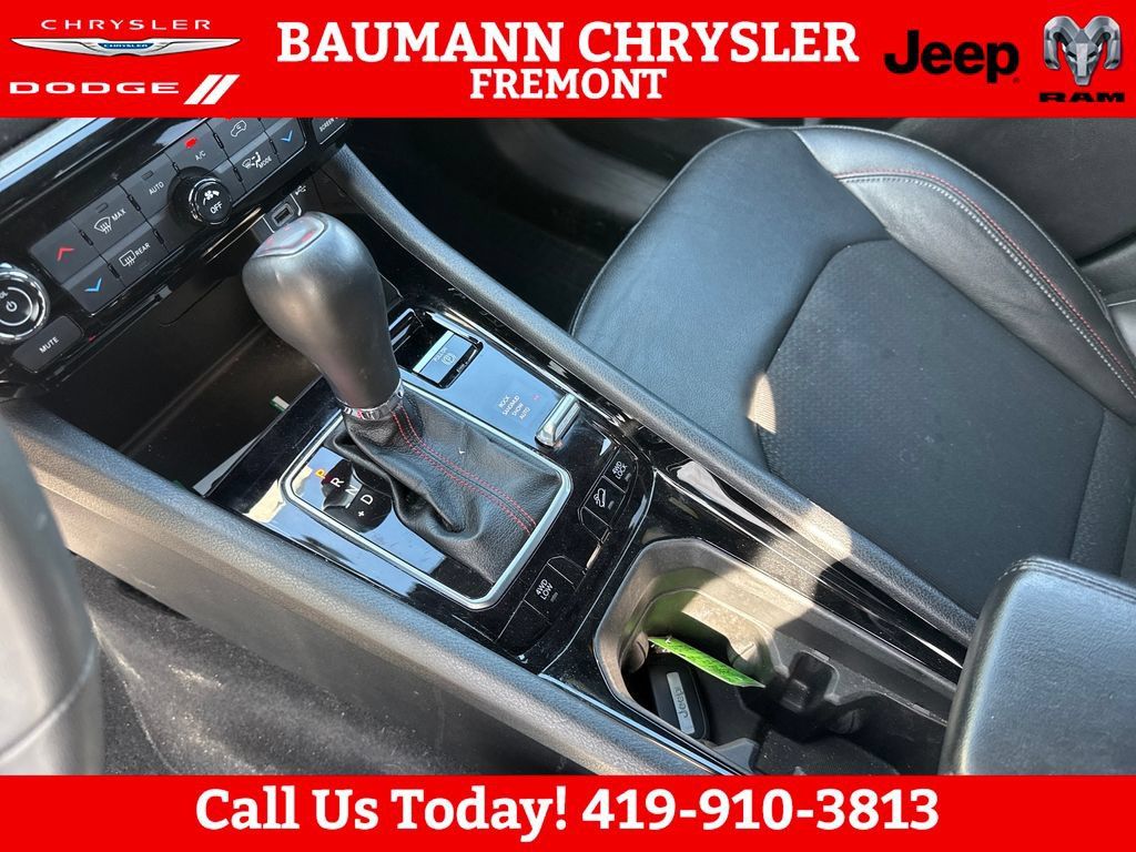 Used 2025 Jeep Compass Trailhawk AWD/4WD image 23