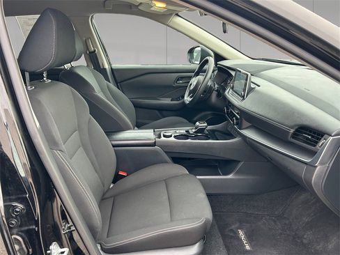 Used 2024 Nissan Rogue S image 17