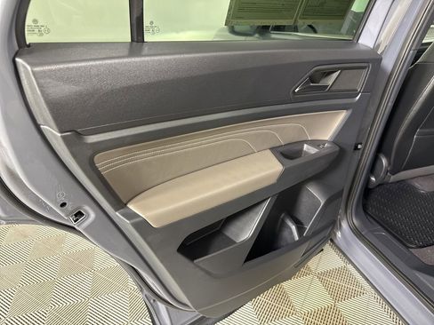 Used 2021 Volkswagen Atlas Cross Sport SE w/ Panoramic Sunroof Package image 20