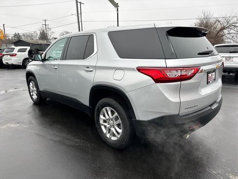 Used 2021 Chevrolet Traverse LS image 5