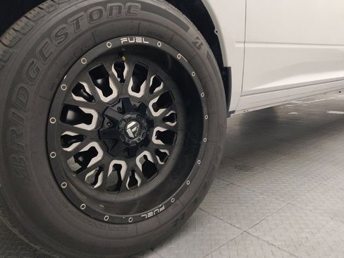 Used 2018 RAM 1500 Express RWD image 31