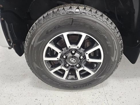 Used 2018 Toyota Tundra SR5 w/ TRD Off Road Package AWD/4WD image 9
