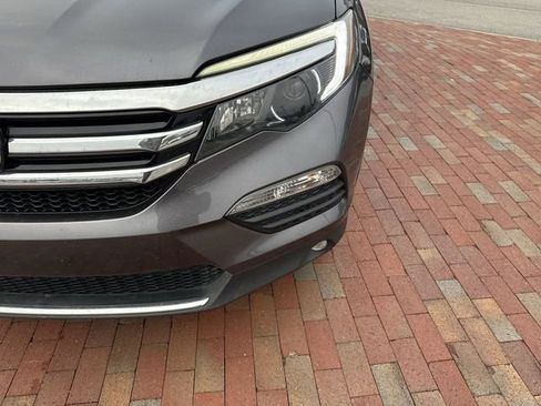 Used 2017 Honda Pilot Elite image 24