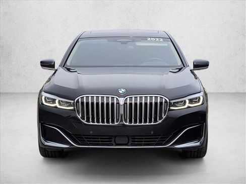 Certified 2022 BMW 750i xDrive image 2