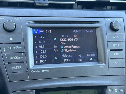 Used 2012 Toyota Prius Plug-In Hybrid image 17