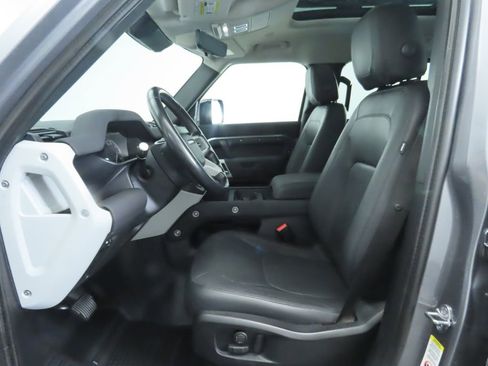 Used 2022 Land Rover Defender 110 SE image 19