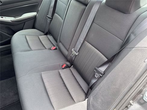 Used 2025 Nissan Altima 2.5 SV FWD image 29