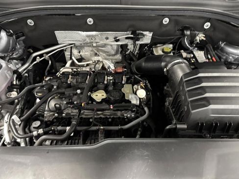 Used 2024 Volkswagen Atlas SE w/ Panoramic Sunroof Package image 39