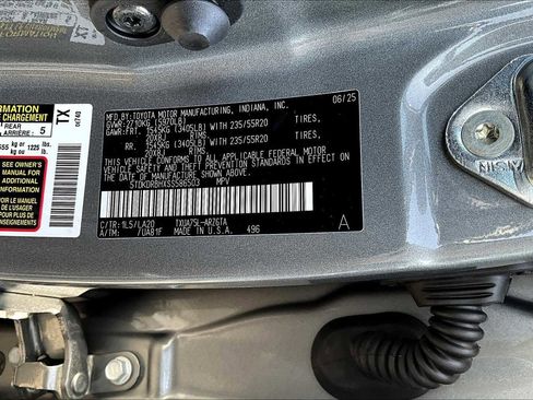 Certified 2025 Toyota Highlander Platinum AWD/4WD image 18