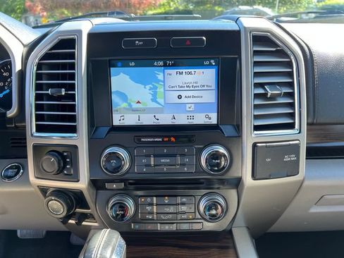 Used 2016 Ford F150 Lariat w/ Equipment Group 502A Luxury AWD/4WD image 21