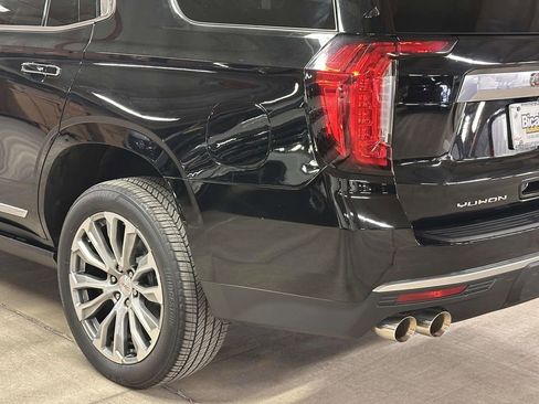 Used 2022 GMC Yukon Denali w/ Denali Premium Package AWD/4WD image 11