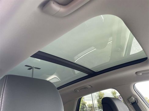 Used 2023 Genesis GV70 2.5T w/ Select Package image 32