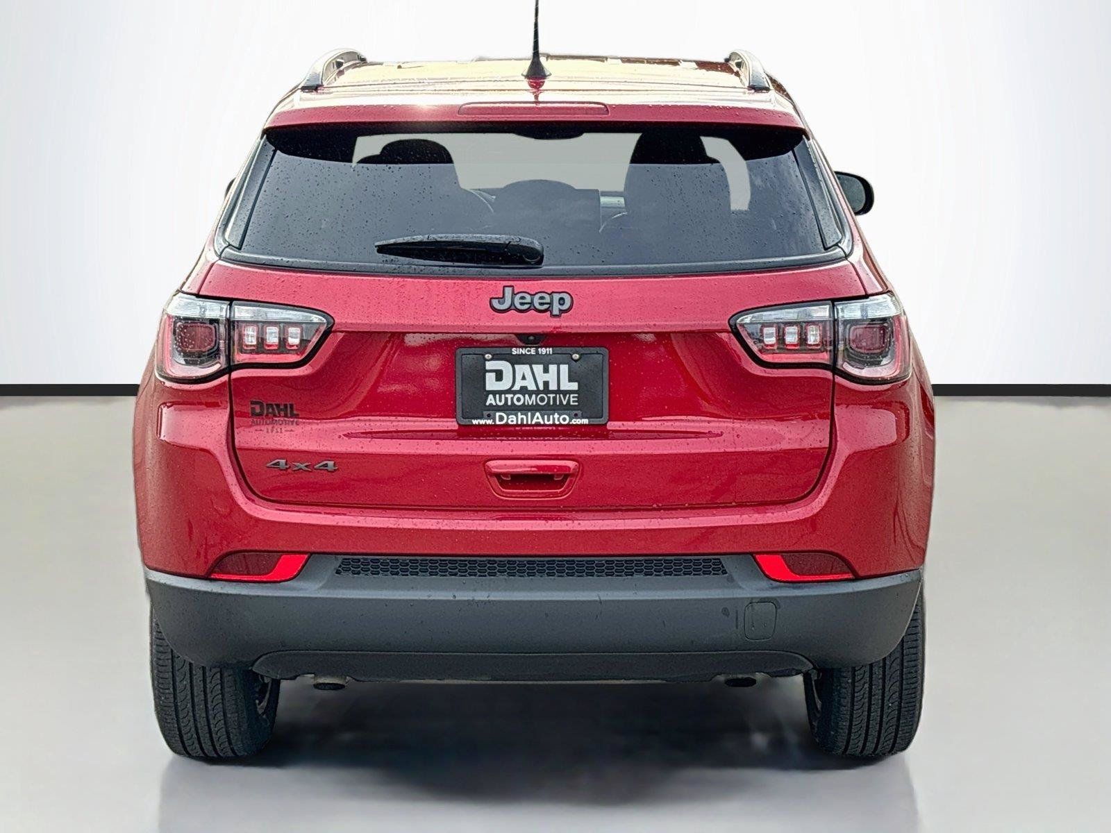 Certified 2025 Jeep Compass Latitude w/ Convenience Group AWD/4WD image 12