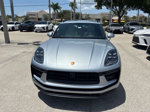 Used 2024 Porsche Macan AWD/4WD image 2