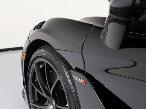 Used 2024 McLaren 750S Spider RWD image 46