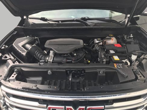 Used 2023 GMC Acadia SLT w/ Trailering Package image 8