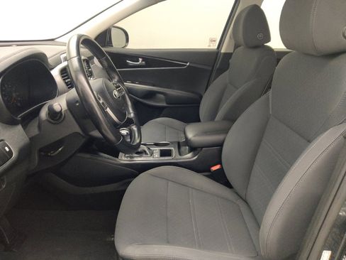 Used 2019 Kia Sorento S FWD image 17